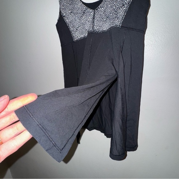 Lululemon Wrapper’s Delight Tank Top Size 8 - Picture 9 of 9